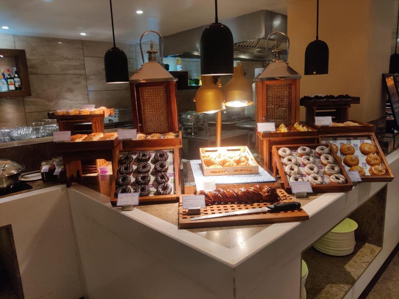 果阿假日酒店 卡维洛瑟姆 外观 照片